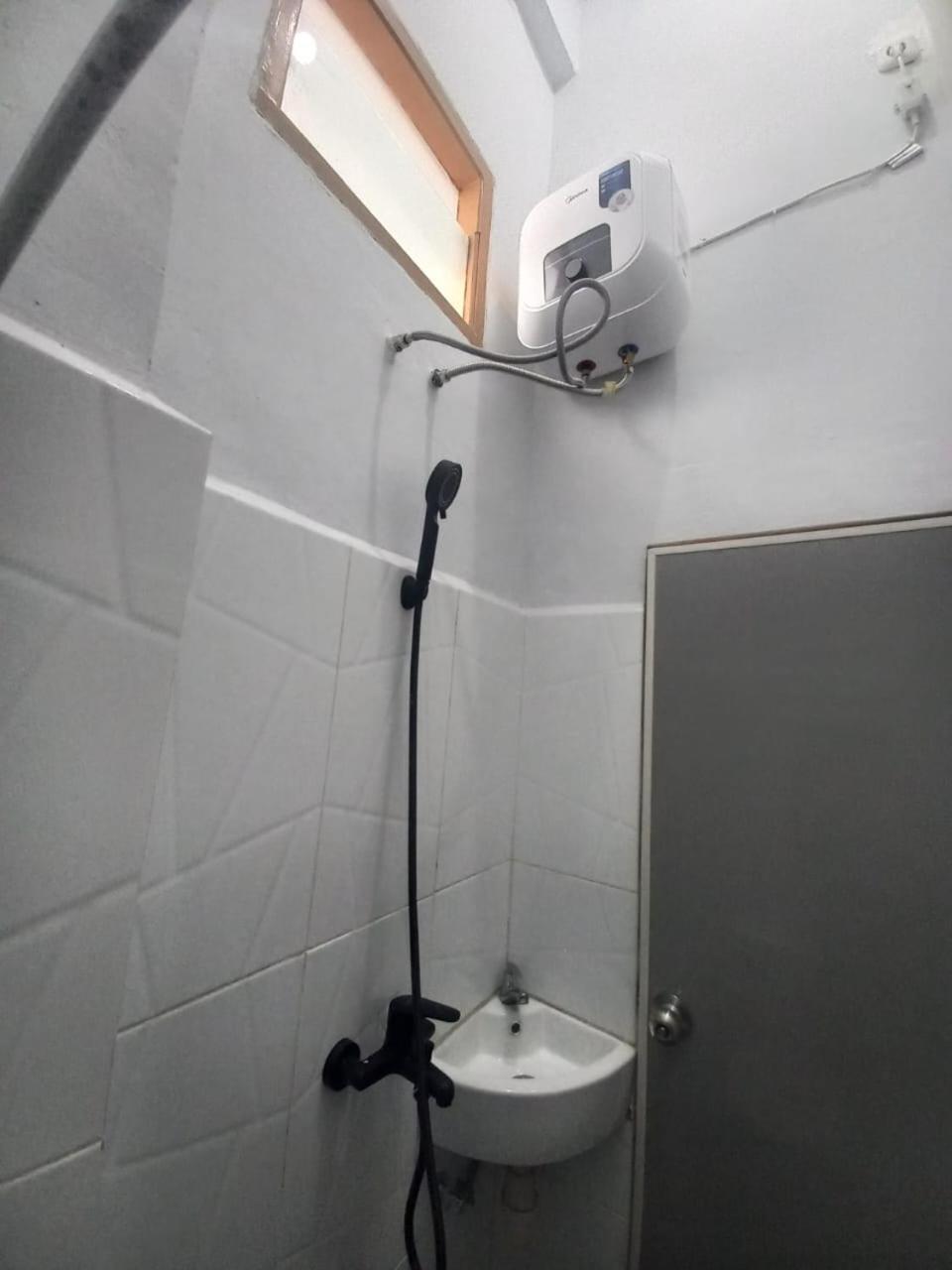 Dyaza Lv Near Sultan Syarif Kasim Airport And Uir Wisma tamu *