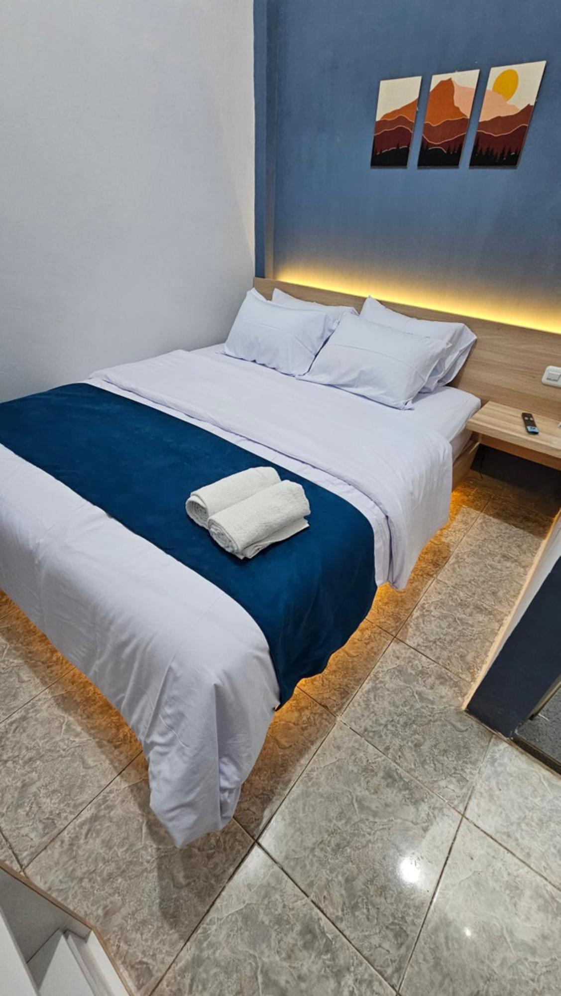 Wisma tamu Dyaza Lv Near Sultan Syarif Kasim Airport And Uir *